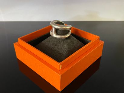 HERMES Paris:

Chevalière OSMOSE en argent...