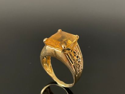 Bague en or 535°/ 00, serti d'une citrine...
