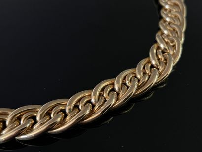 Large collier ras de cou en or, maille entrelacée,...