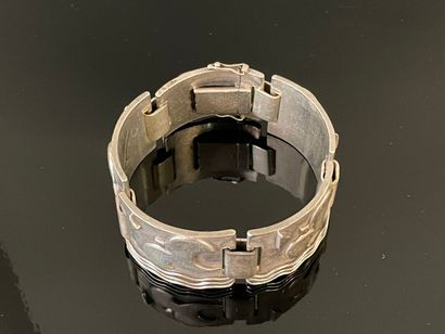 Jean DESPRÉS (1889-1980) 

Bracelet articulé...