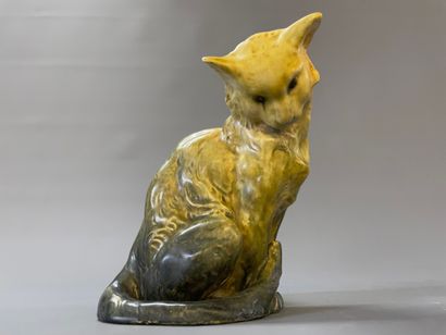 Émile DECOEUR 1876-1953) 

Chat en grès signé...