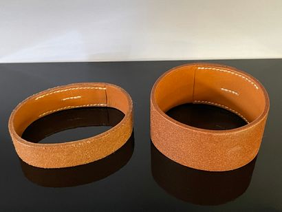 HERMES Paris: 

Deux bracelets manchettes...