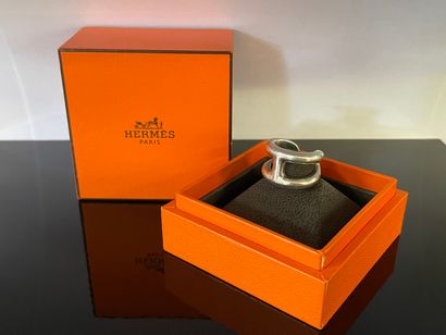HERMES Paris:

Chevalière OSMOSE en argent...