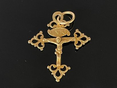 Croix en or XVIII

5 x 4 cm.

5.17 g
