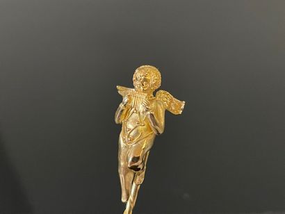 Epingle de cravate en or figurant un ange...