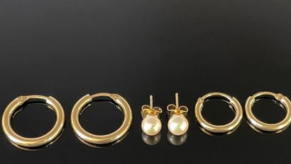 Ensemble de trois paires de boucles d'oreille...