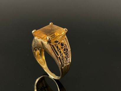 Bague en or 535°/ 00, serti d'une citrine...