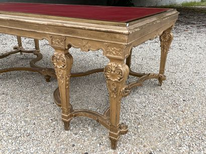 Grande table de bibliothèque en bois sculpté...