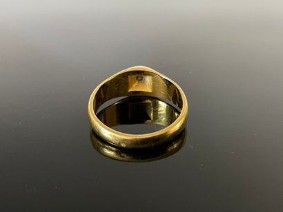 Bague chevalière en or 750 °/00, sertie d'un...