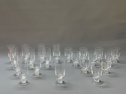 LALIQUE France, modèle Alger:

Onze grands...
