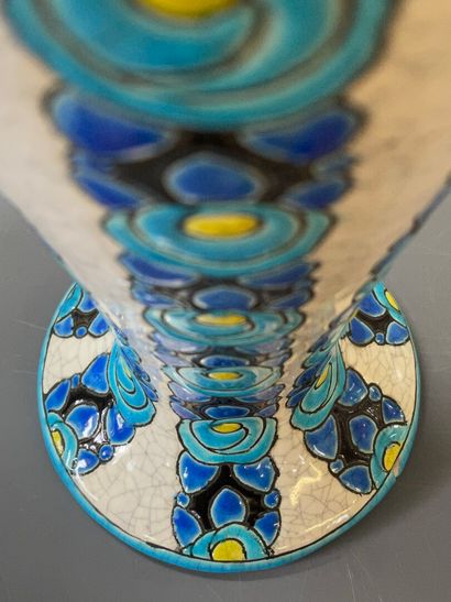 Charles CATTEAU, Boch, la Louvière (1880-1966)

Paire...