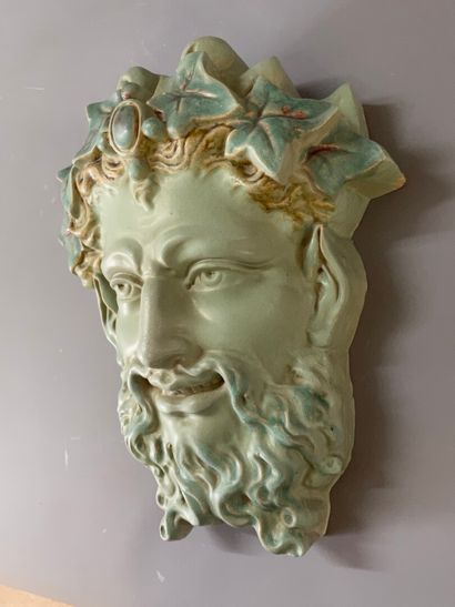 Masque de faune,

Epreuve en grès émaillé...