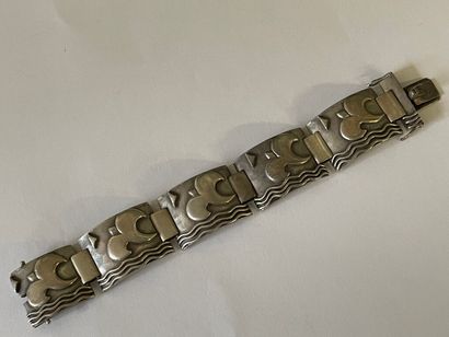 Jean DESPRÉS (1889-1980) 

Bracelet articulé...