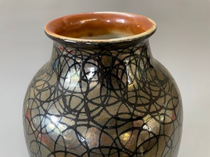 MANUFACTURE NATIONALE DE SEVRES: 

Vase ovoïde...