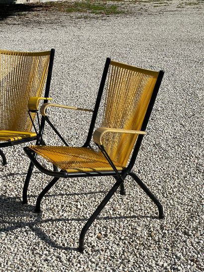 Suite de six fauteuils en métal patiné et...