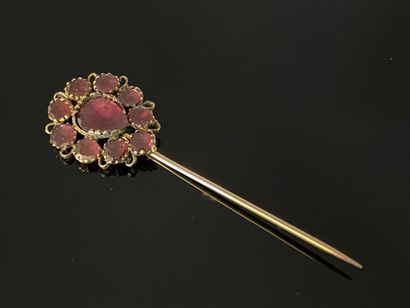 Epingle de cravate en or 750°/00 et pierres...