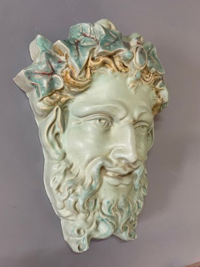 Masque de faune,

Epreuve en grès émaillé...