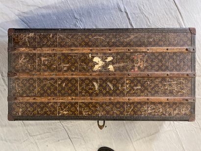 Louis VUITTON

Malle plate de cabine en toile...