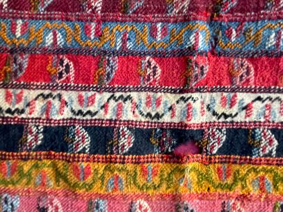 Tissu indien ancien, doublure moderne.

116...