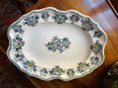MOUSTIERS:

Deux Plats ovales en faience...