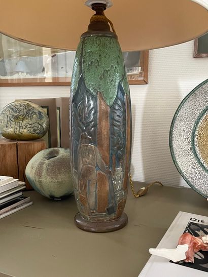 MOUGINS Nancy

Les bucherons

Pied de lampe...