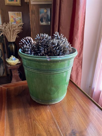 Cache pot en grès en céramique émaillée verte....