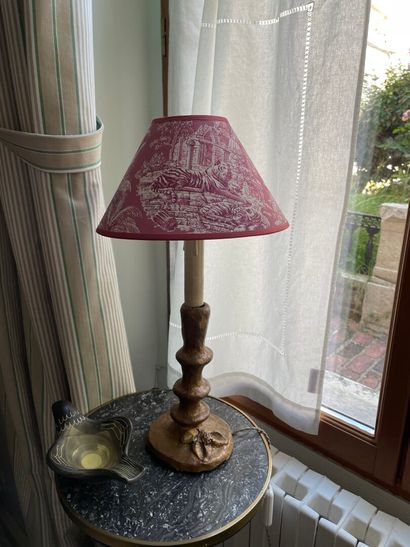 Brigite TERZIEFF

Lampe en platre patiné.

H:23...