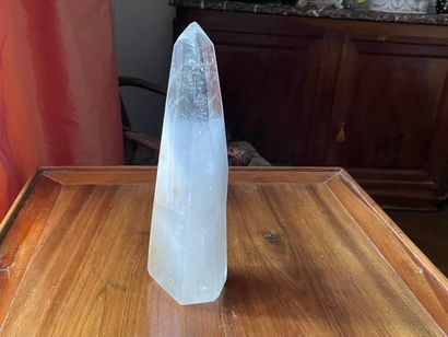 Obélisque en cristal de roche.

H: 27, 5...