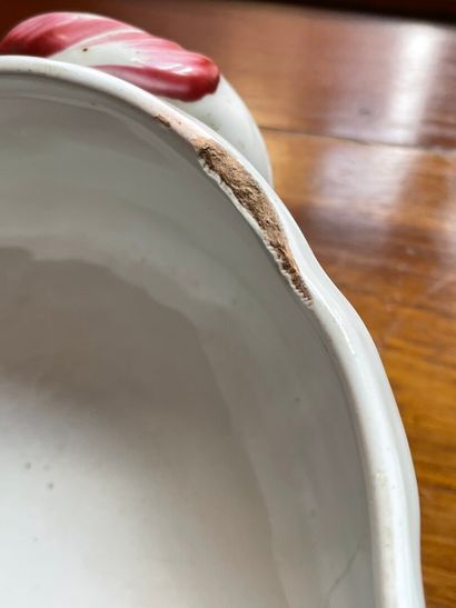 EST XVIII°

Lot comprenant Bouillon , assiette...