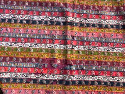 Tissu indien ancien, doublure moderne.

116...