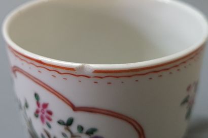 CHINE XVIII pour les colonies.

Six tasses...