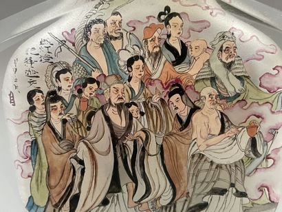 Grand tabatière en verre à décor intérieur...