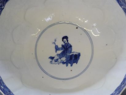 Deux coupes creuses en porcelaine de Chine.

H:...