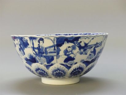 Deux coupes creuses en porcelaine de Chine.

H:...