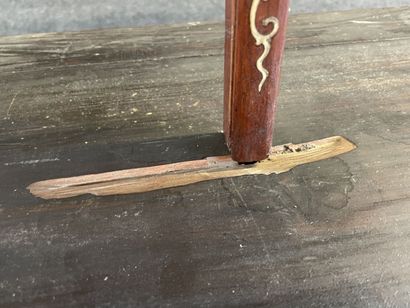 Autel en bois sculpté et patiné.

INDOCHINE...