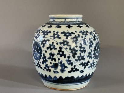 Pot à gingembre en porcelaine de Chine. 

H....