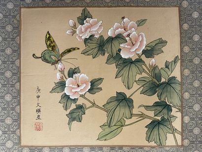 Douze peintures sur soie à décor de végétaux...