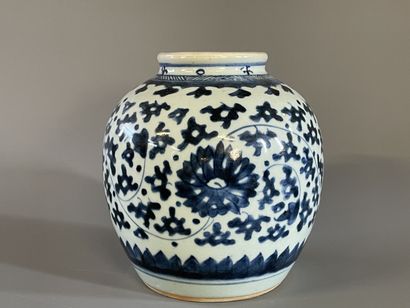 Pot à gingembre en porcelaine de Chine. 

H....