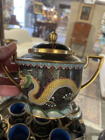 Service à thé asiatique en émaux cloisonnés...