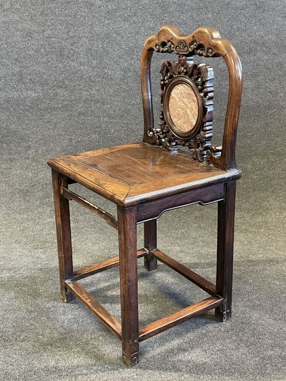 Chaise chinoise en bois exotique, dossier...