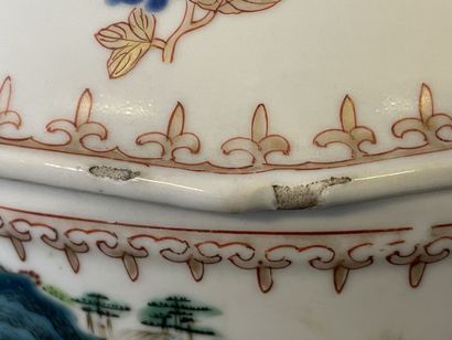 Soupière en porcelaine de Chine à décor de...