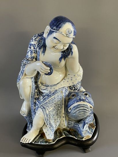Buveur en porcelaine blanche et bleue de...