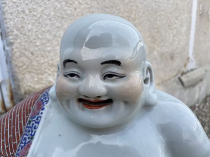 Bouddha rieur.

Sculpture en porcelaine de...