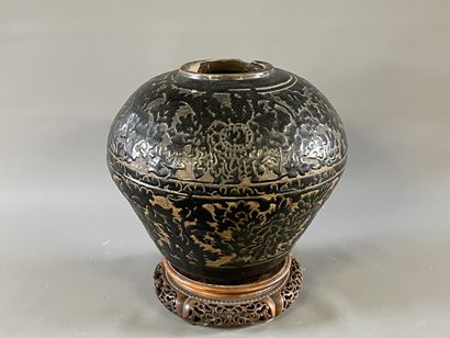 Important vase type Cizhou, en grès émaillé...