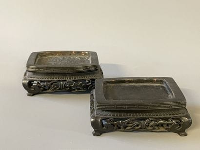 Huit socles en bois sculpté. 

H. : de 2,5...