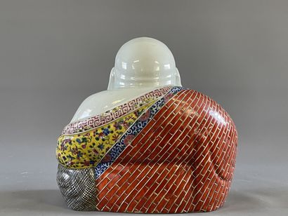 Bouddha rieur.

Sculpture en porcelaine de...