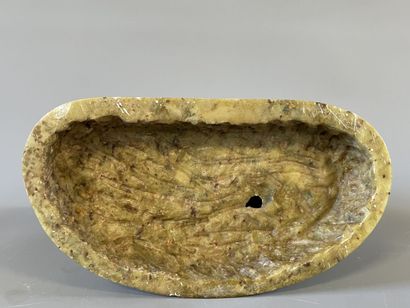 Bouddha en marbre sculpté

H. :29 cm.