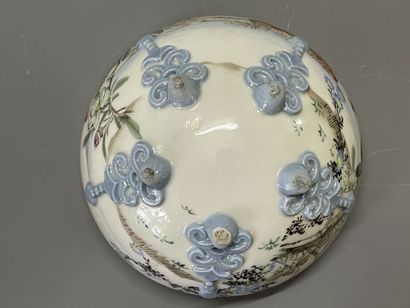 Collection de trois porcelaines chinoises...