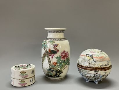 Collection de trois porcelaines chinoises...