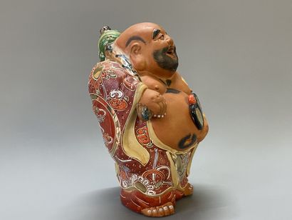 Bouddha Hotei en terre cuite émaillée.

H:...